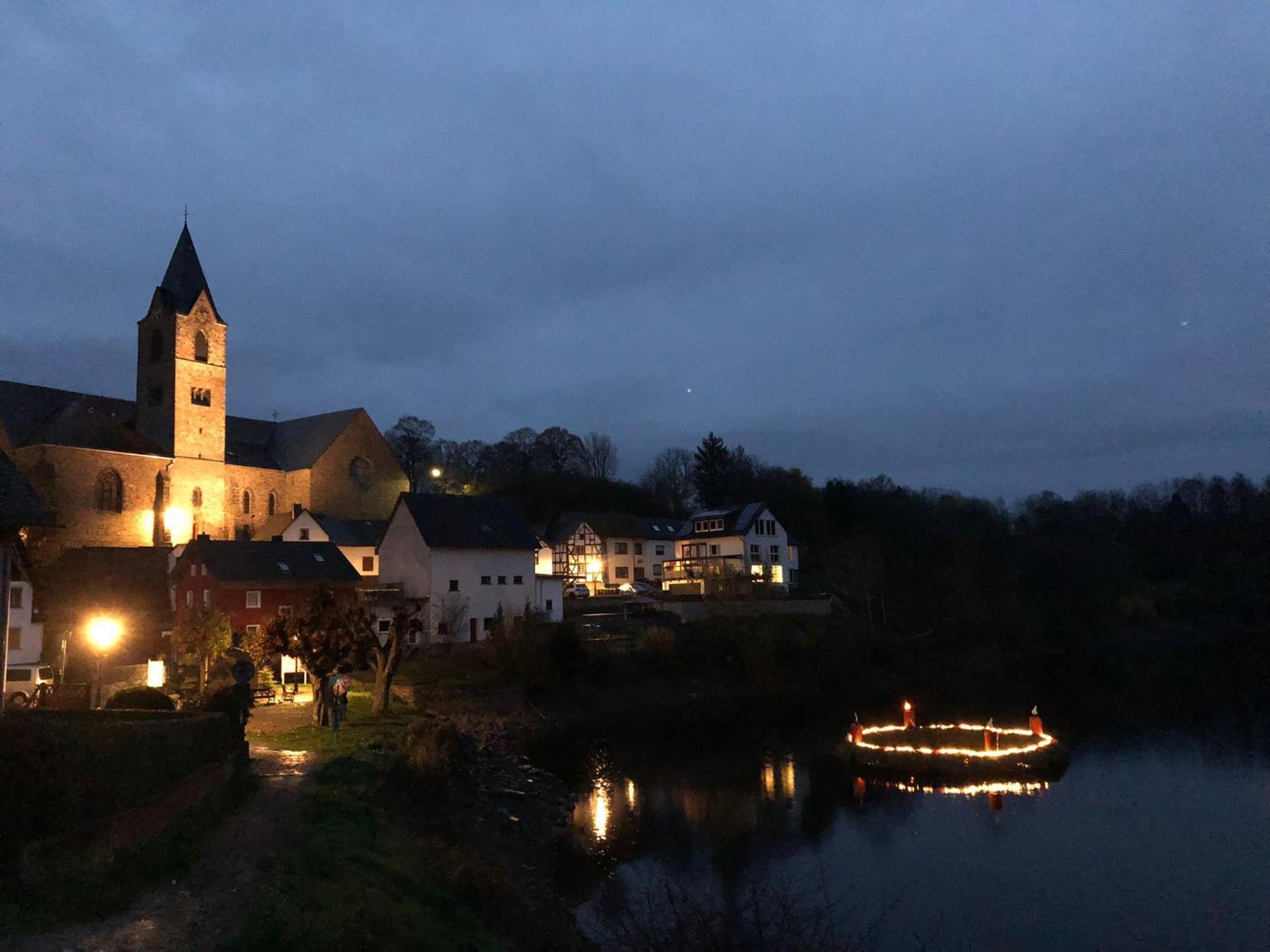 Ferienhaus Eifelstuben Mit Charme - Bauernstube Vulkaneifel - Naehe See Und Burgruine Ulmen Exterior photo
